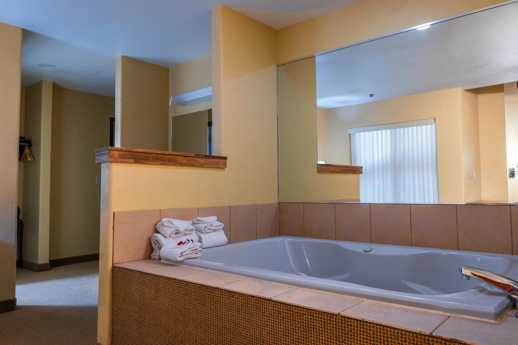 Pinedale Hotel & Suites Dış mekan fotoğraf